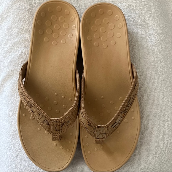 Vionic High Tide Flip Flop Sandals size 11 Beige Podiatrist, Designed NWOT🔥🔥 - Picture 2 of 11